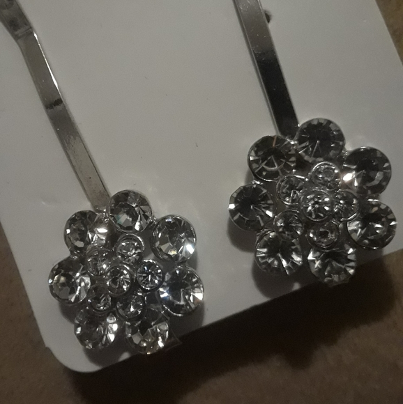 Head Band and Bobby Pins 😍😍😍😍😍 - Picture 2 of 6